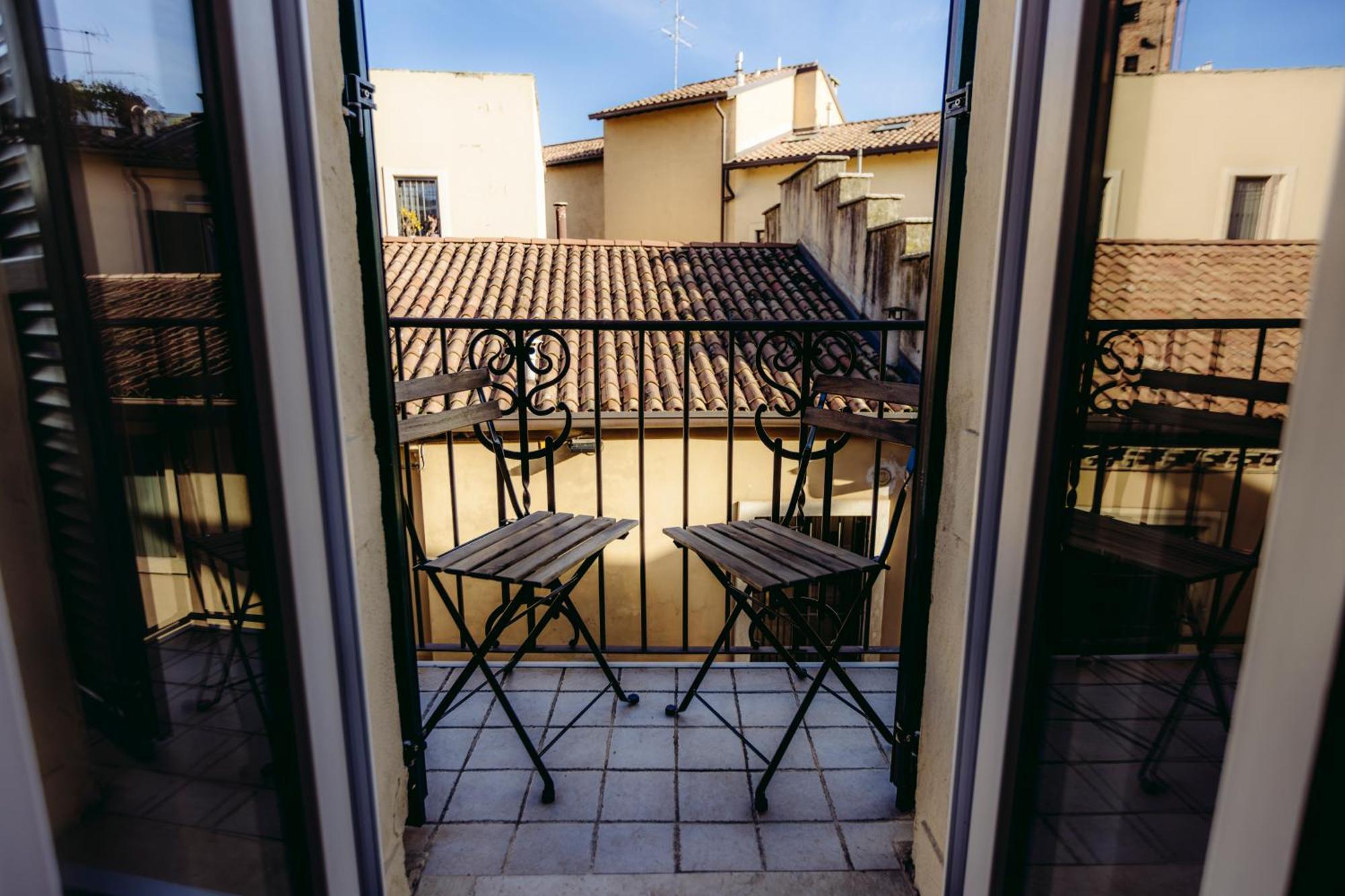 Eap Suites, Verona Ngoại thất bức ảnh